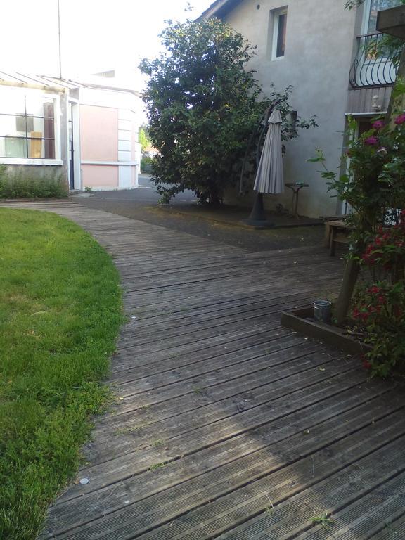 Chambres D'Hotes Au Grillon Dort Moustey Exteriör bild