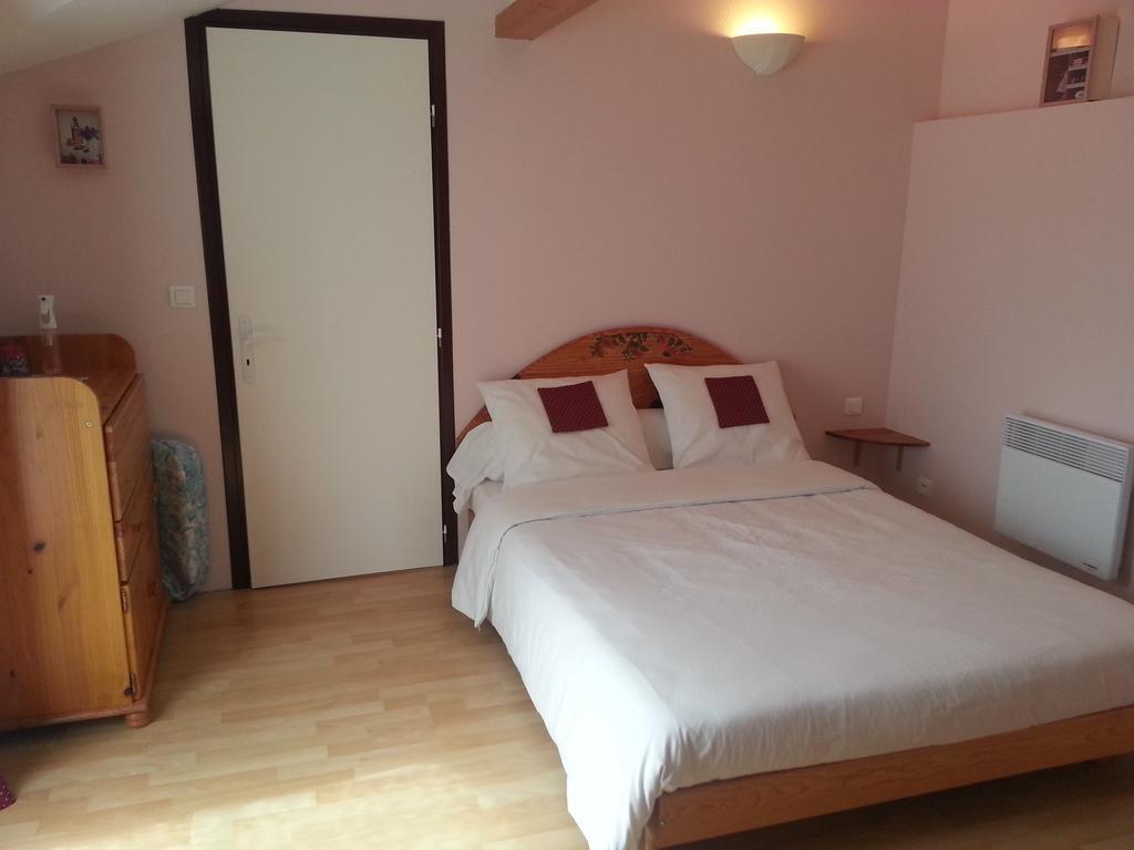 Chambres D'Hotes Au Grillon Dort Moustey Rum bild