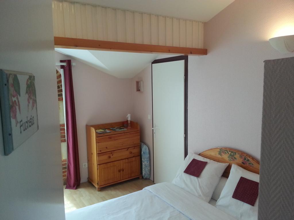 Chambres D'Hotes Au Grillon Dort Moustey Rum bild